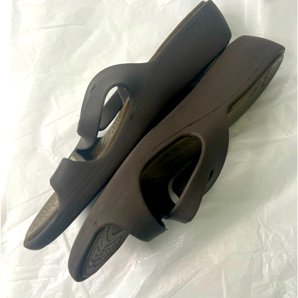 CROCS Women’s Sandals - Picture 6 of 9